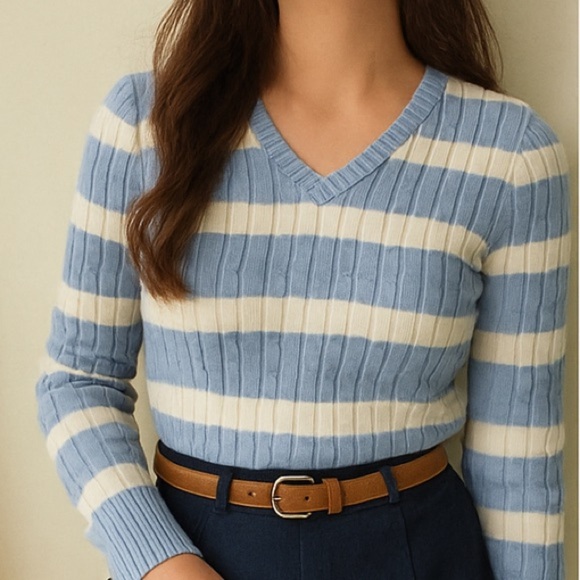 TOMMY HILFIGER Lightweight Wide Stripe Cable Knit V-Neck Sweater - Picture 3 of 12